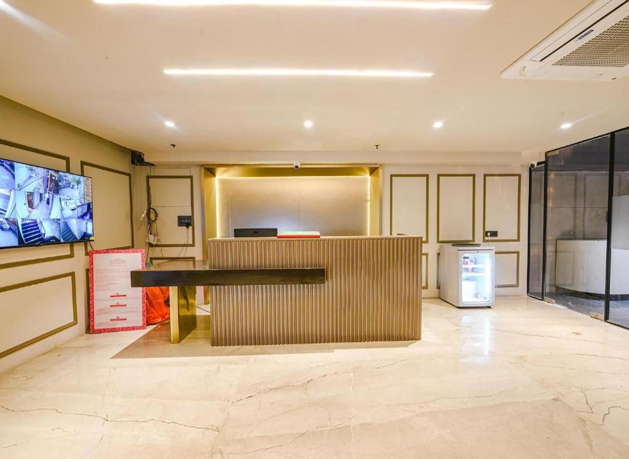 Hotel Cullinan By Qotel Janakpuri Дели Экстерьер фото